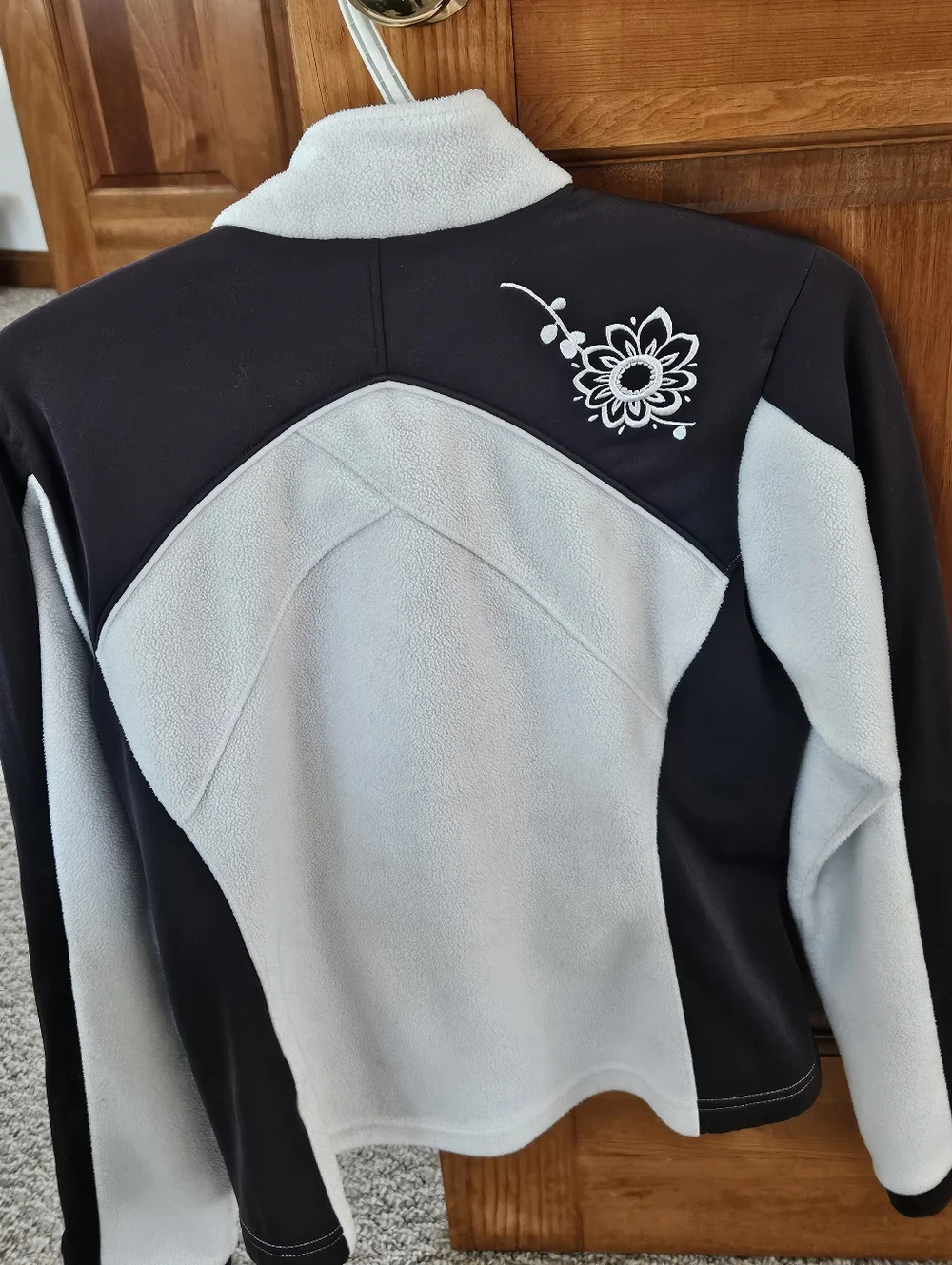 Helly Hansen White and Black Sherpa Fleece Jacket - Picture 4 of 7